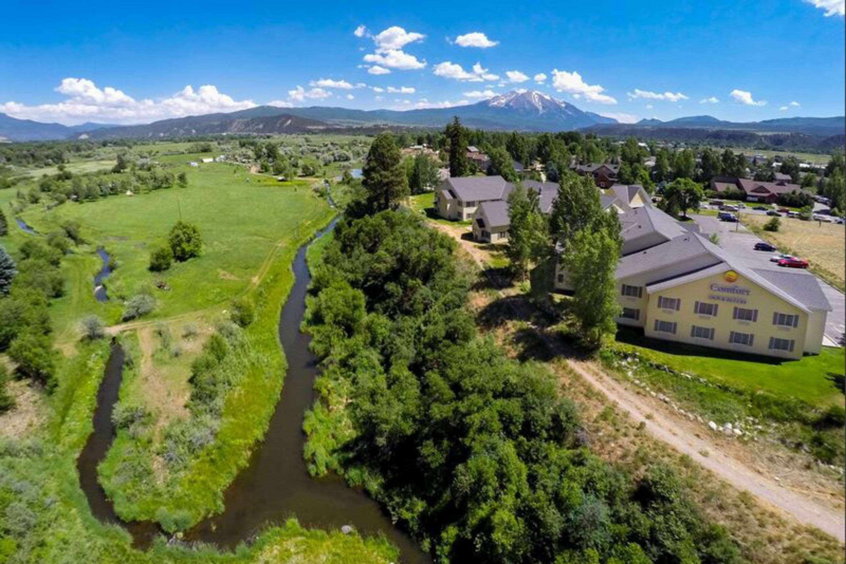 Comfort Inn & Suites Carbondale On The Roaring Fork מראה חיצוני תמונה