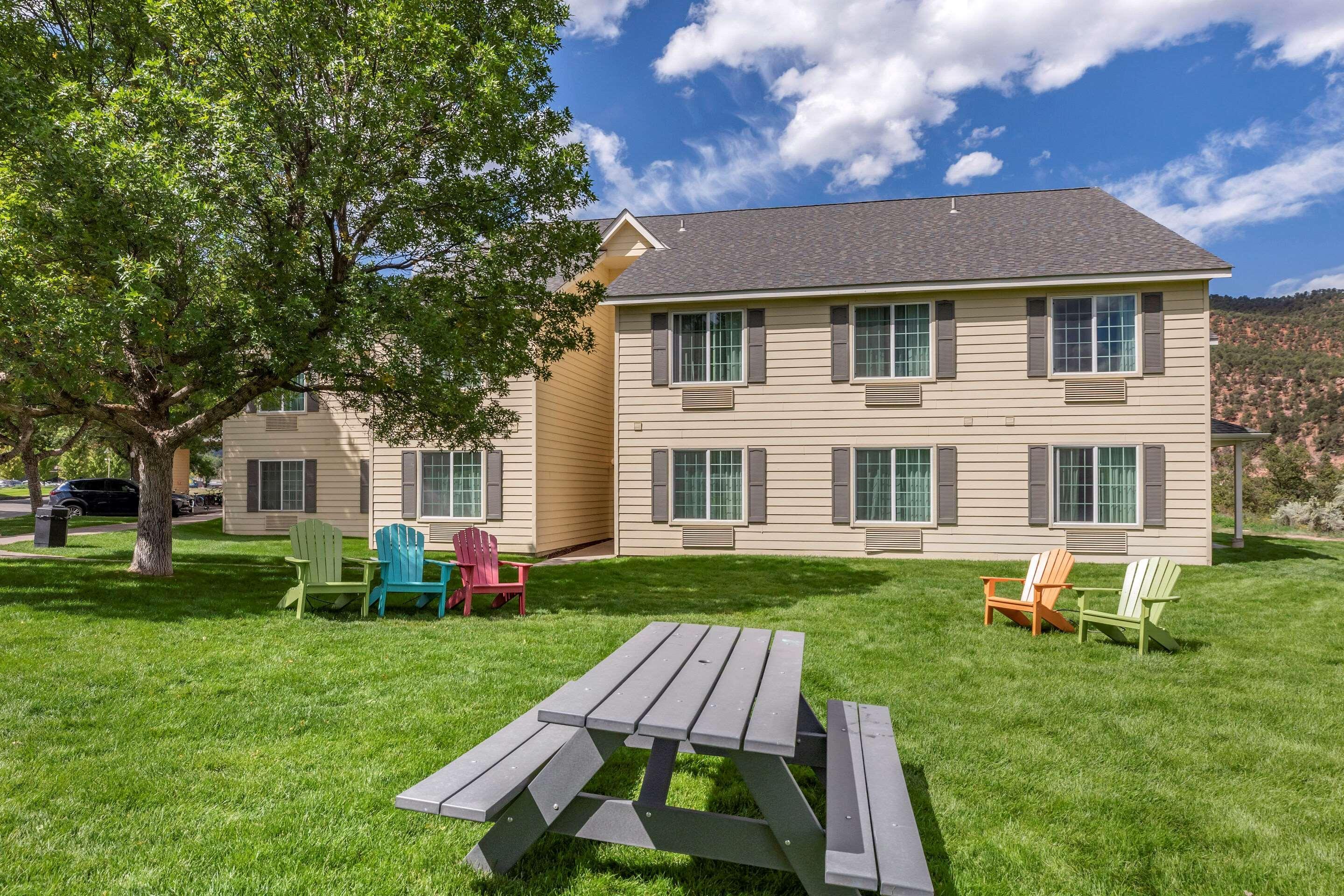 Comfort Inn & Suites Carbondale On The Roaring Fork מראה חיצוני תמונה